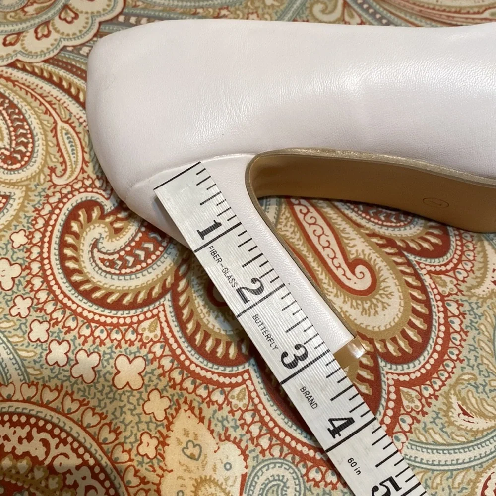 Trary White Round Toe High Heel Pumps - Picture 4 of 9